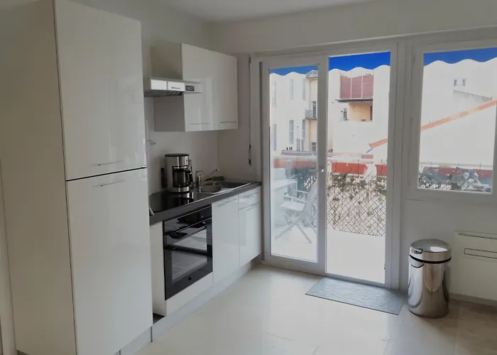 Centre Renove Avec Terrasse Au Calme Plages & Croisette A Pied דירה *